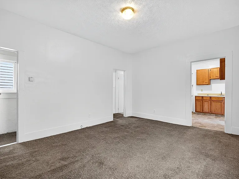 235 Nieman St — Photo 3