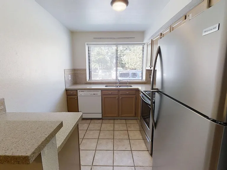 2633 Juniper Ave #2633 — Photo 3