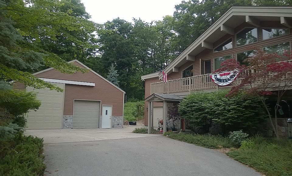 1st image of 1545 Birchview Dr