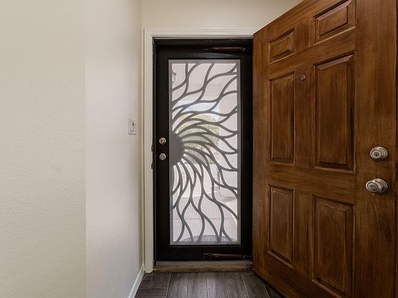 4th image of 8215 Tangerine Pl NW