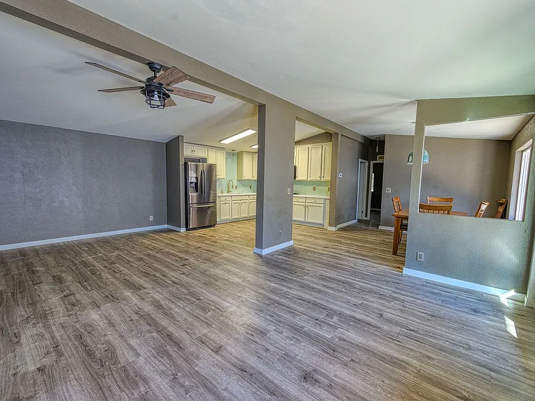 5581 Wheatfield Dr — Photo 11