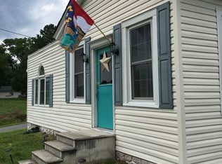 21 Lodge Landing Rd, Callao, VA 22435