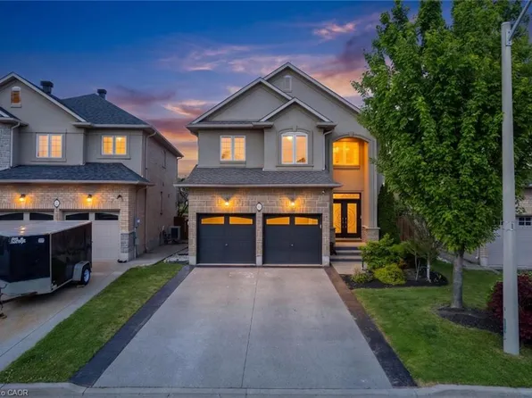 215 Vinton Rd, Hamilton, ON L9K 0G8