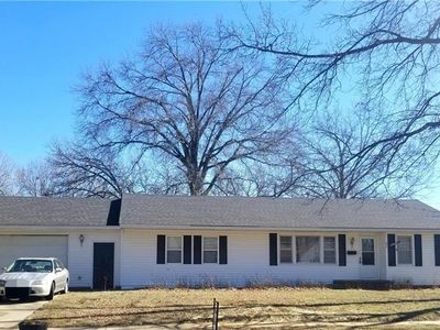 611 S College St, Nevada, MO, 64772