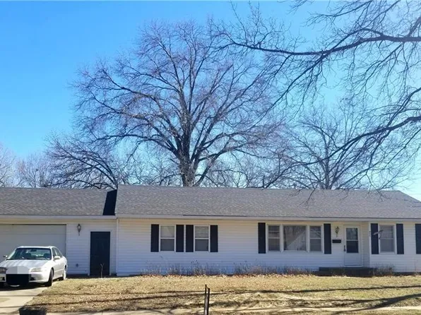 611 S College St, Nevada, MO 64772