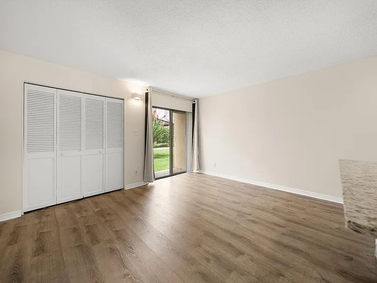 5820 N Church Ave #135 — Photo 7