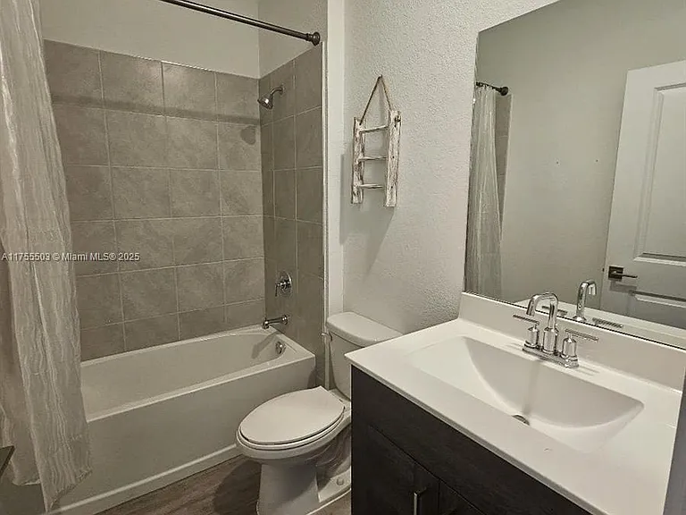 1028 SE 23rd Ave — Photo 10