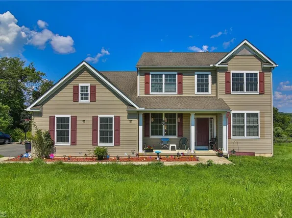 42 Highland Ct, Mount Bethel, PA 18343