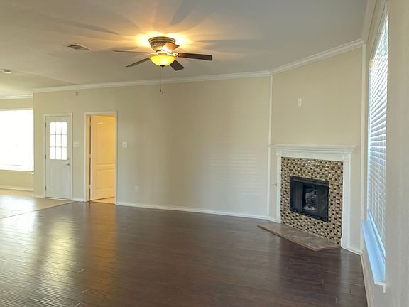 3rd image of 1046 Carlisle Dr