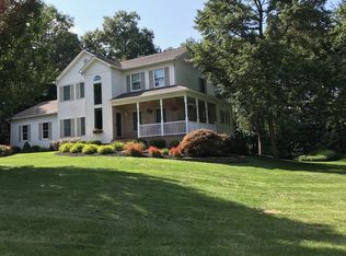 2 Oakmont Cir, New Freedom, PA 17349