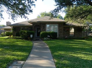 911 Redman Ln, Duncanville, TX 75137