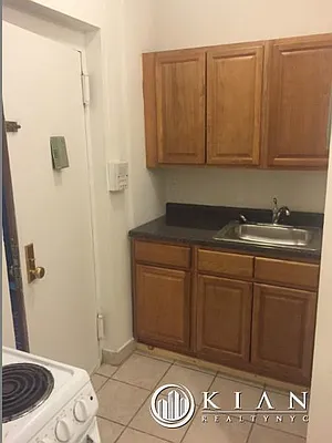 Rented by Kian Realty | media 11