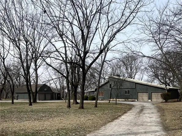 424 S 1st St, Humboldt, KS 66748