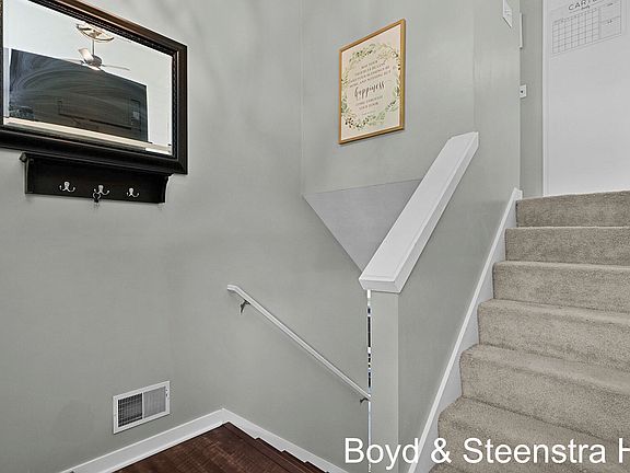 4th image of 11901 Hickoryrow Dr
