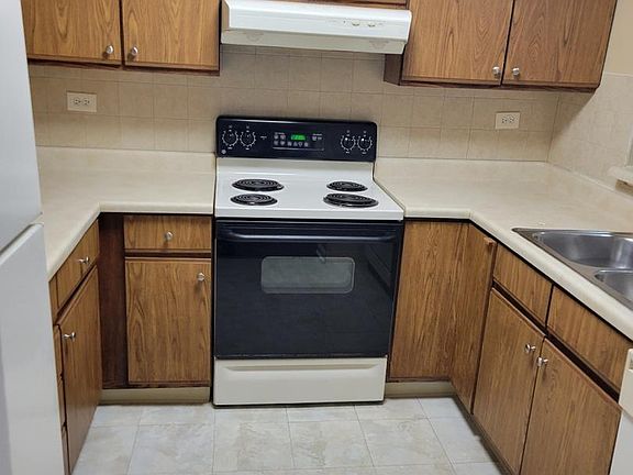 3rd image of 33715 N Royal Oak Ln APT 101