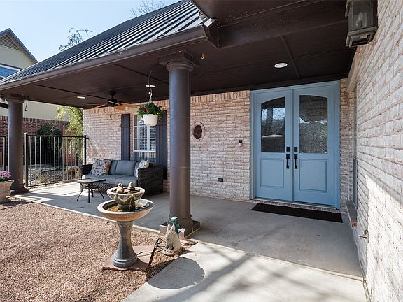 3rd image of 8903 Ravenswood Rd