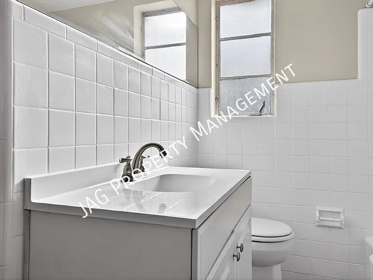 2761 Saint Johns Ave #3 — Photo 16