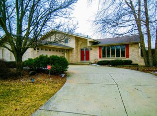 15340 S Paddock Ln, Homer Glen, IL 60491