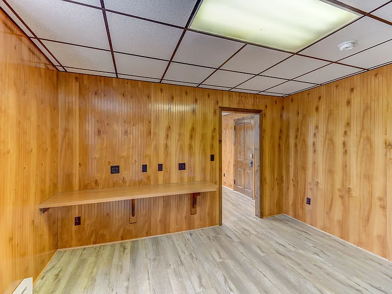 Laundry / office