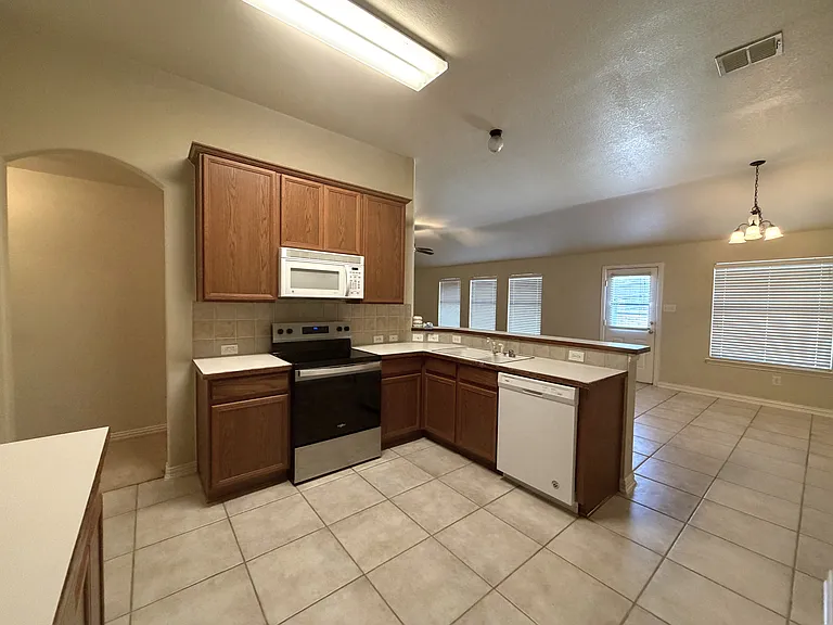 314 Shire Ln — Photo 8
