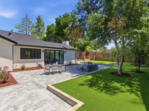 680 N San Antonio Rd, Los Altos, CA 94022