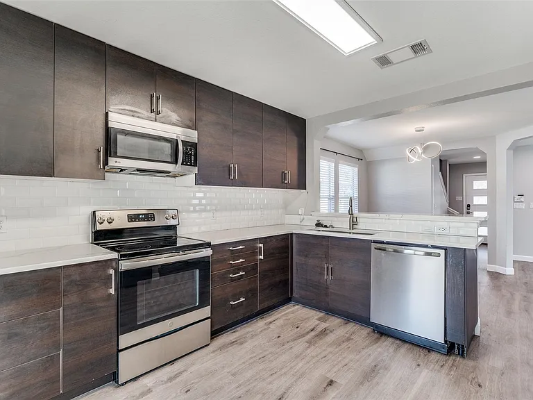 1408 Poppy Seed Ln — Photo 1
