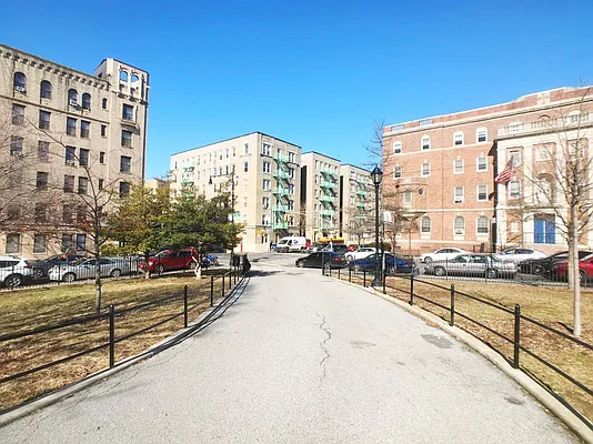 Rented by Bohemia Realty Group | media 18