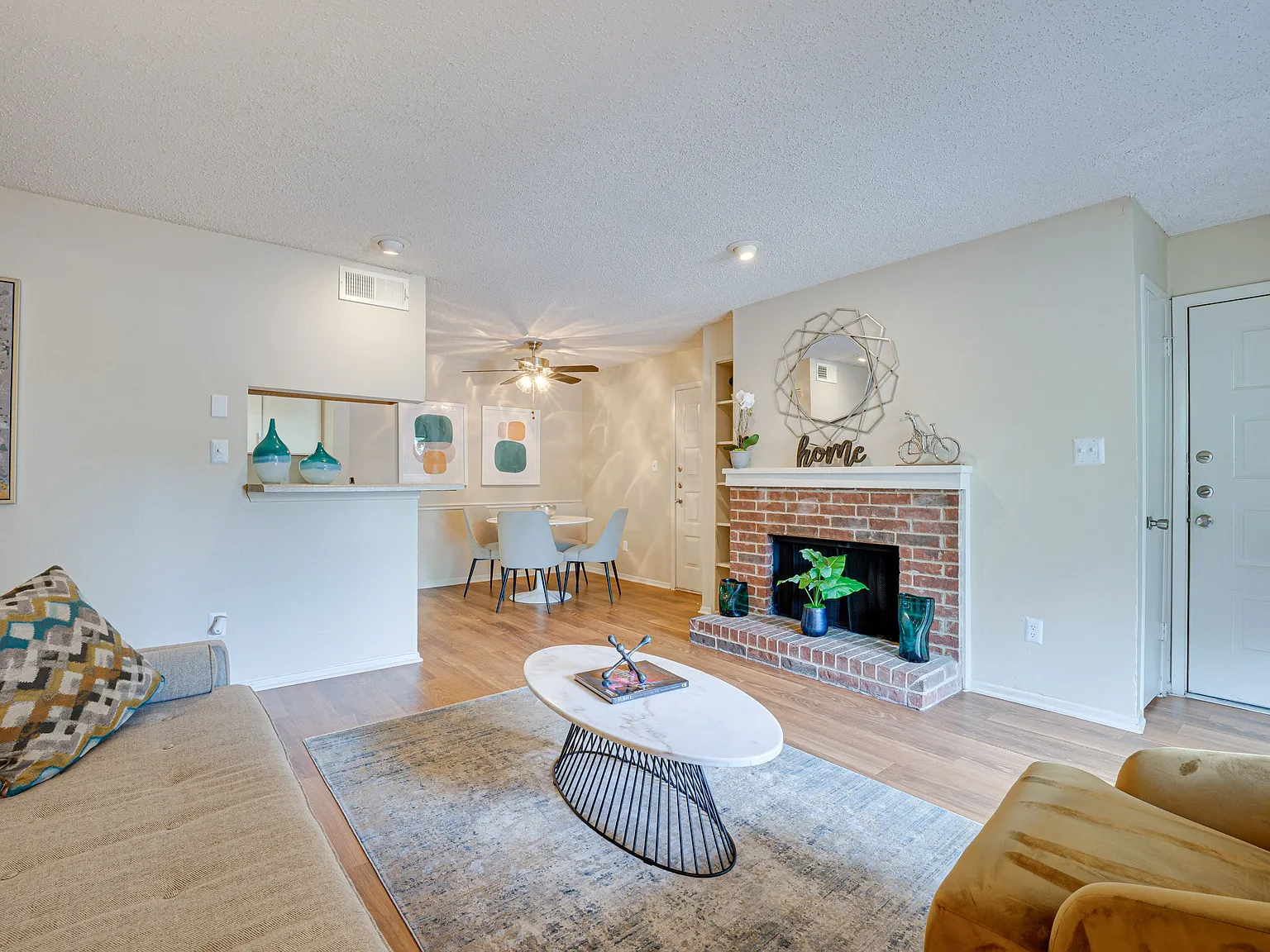 Indian Creek Apartments — Photo 3