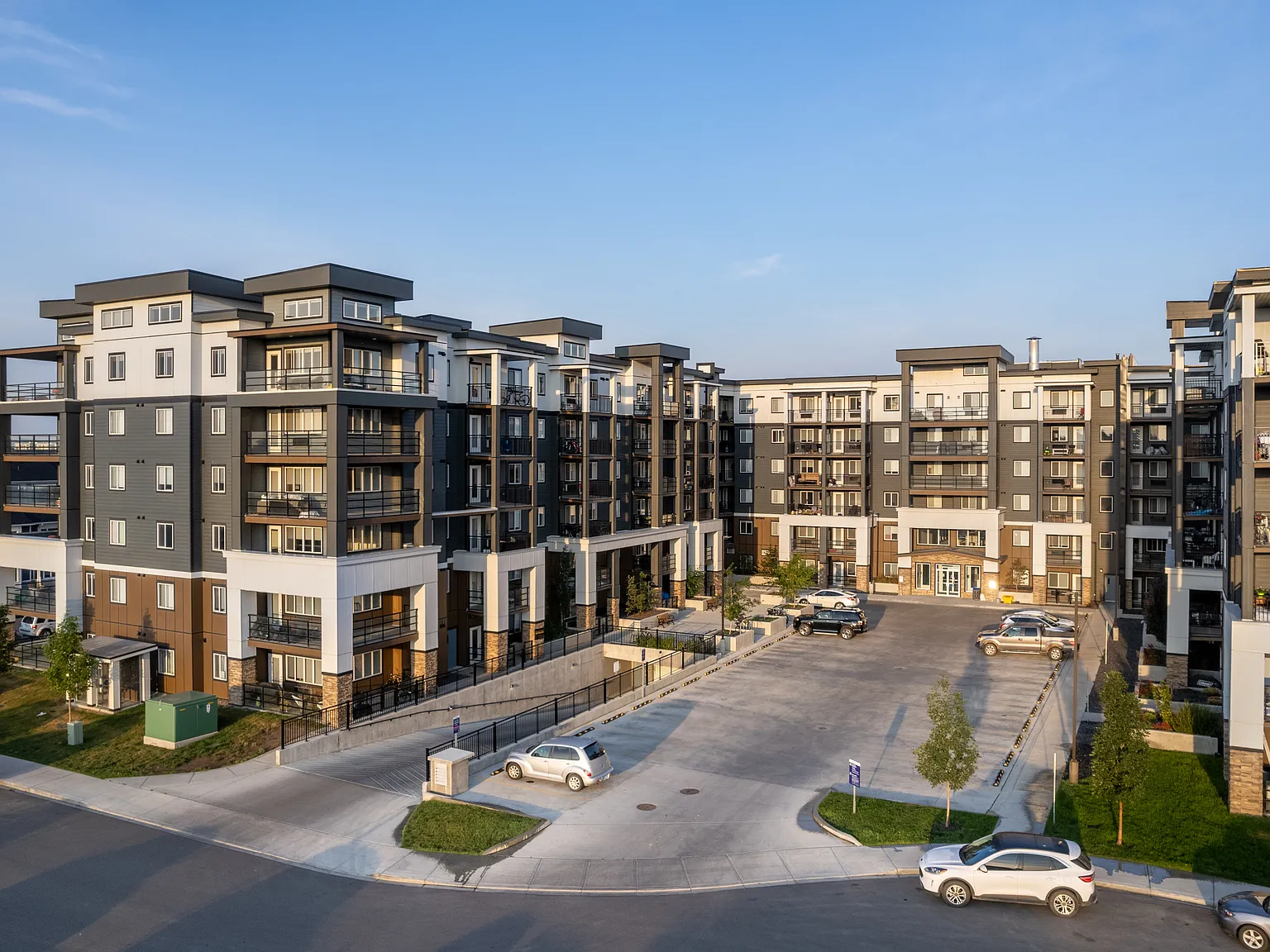 Skyview Apartments — Photo 3