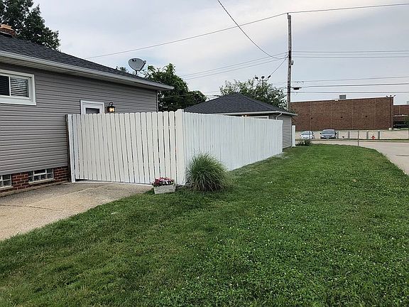 3rd image of 4661 Southwood Dr