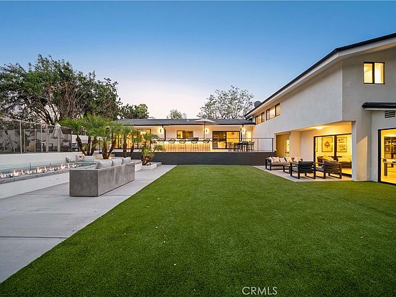 3rd image of 5265 Del Moreno Dr