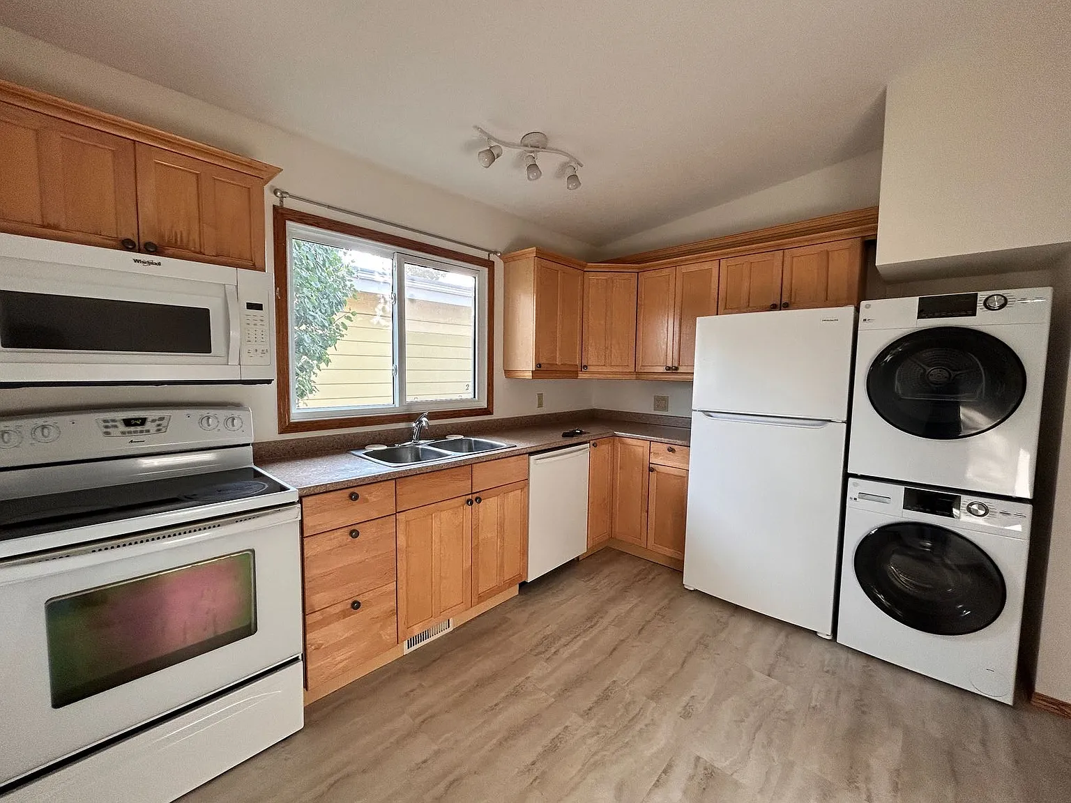 4530 Shannon Drive Olds — Photo 3