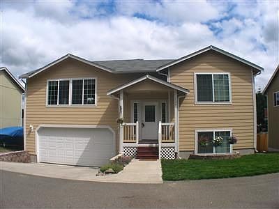 1st image of 1124 Bowen Way E