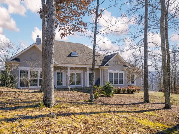 535 Whispering Pines Dr, Trenton, GA 30752