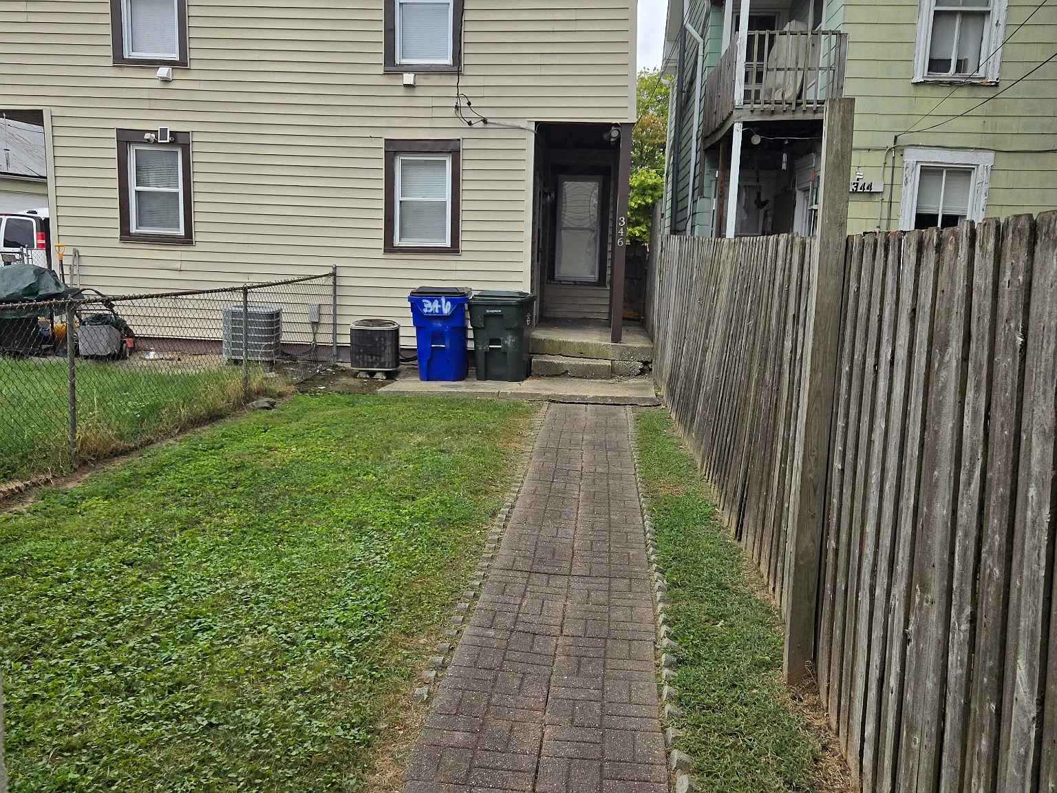 2 bed, 1200 sqft, $1,000 — Photo 3
