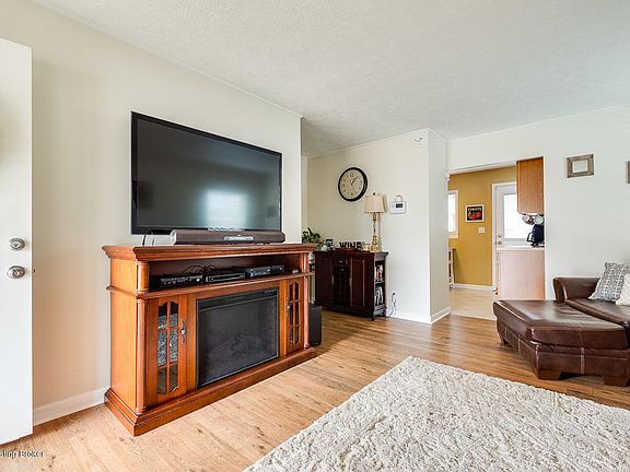 5th image of 2801 Joan Ave