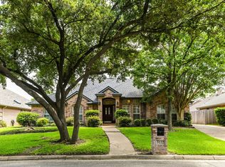 3222 Kenilworth Dr, Arlington, TX 76001