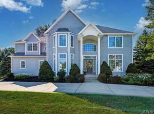 177 Promenade Ln, Williamsville, NY 14221