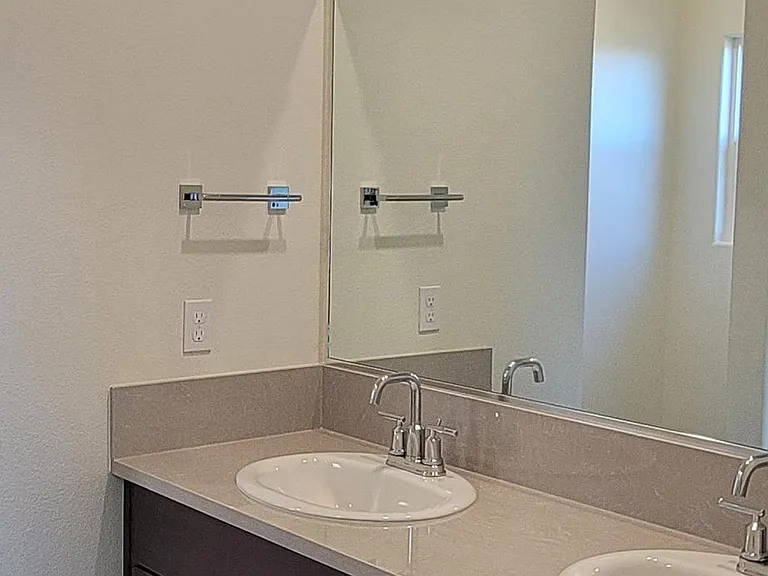 Master Bedroom, dual sinks