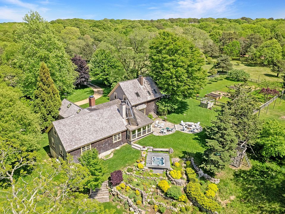 1st image of 124-116 122 Old Farm Rd