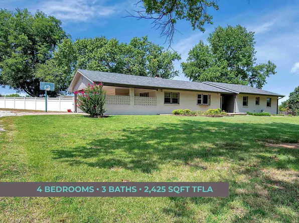 301 N Country Club Rd, Arkansas City, KS 67005