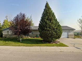 396 Williams Way, Glenrock, WY 82637
