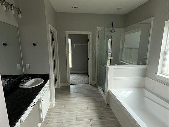 4th image of 3675 Nesom Rd