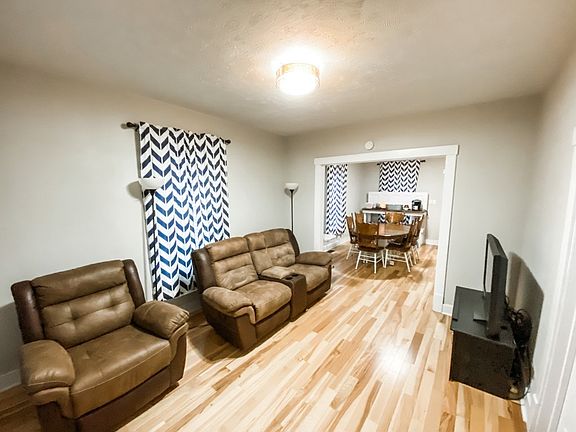 2nd image of 233 N Kansas Ave