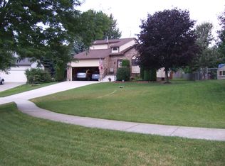 937 Alpine Ct, Brighton, MI 48116