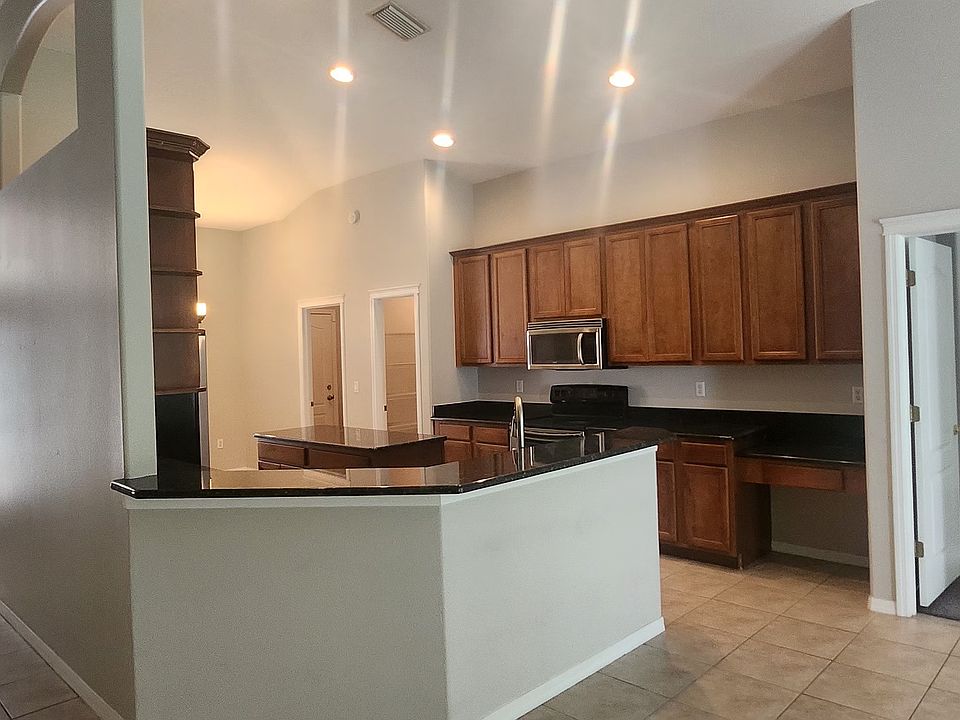 1st image of 6739 Bluff Meadow Ct