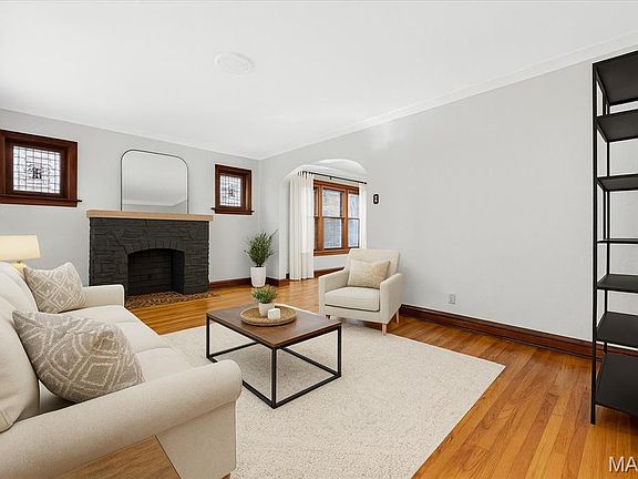 4th image of 5346 Tholozan Ave