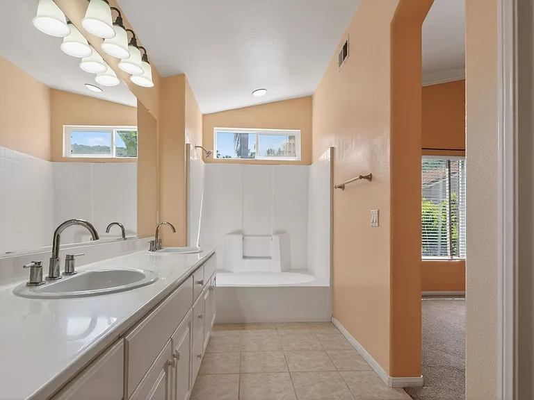 10009 Kika Ct — Photo 16
