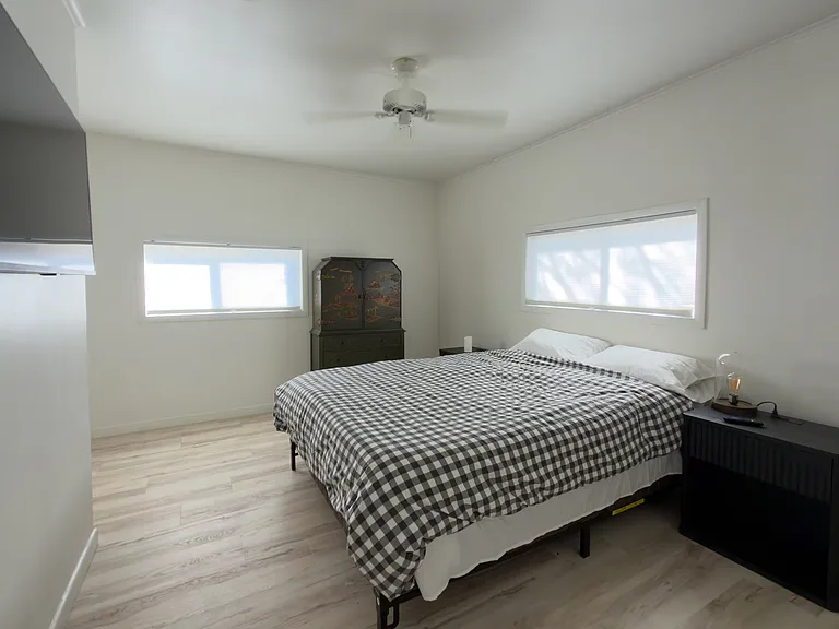105 Esther St — Photo 18
