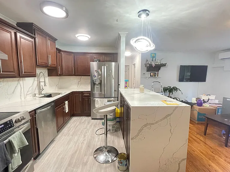 287 Commercial St #32 — Photo 2